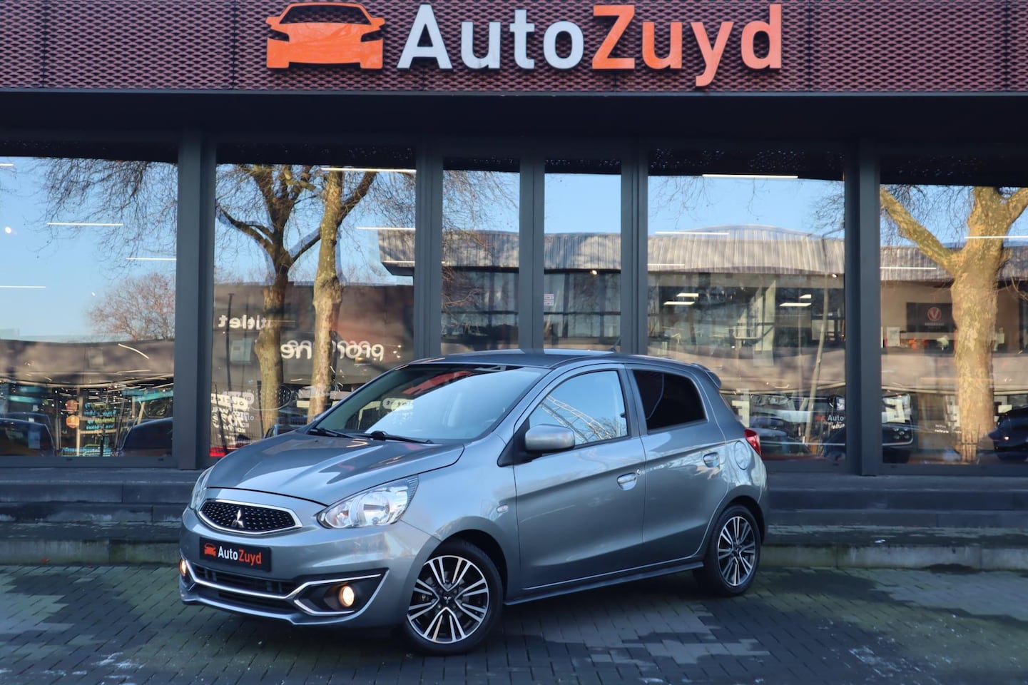 Mitsubishi Space Star - 1.2 Instyle Automaat / CarPlay / Navi / Airco / DAB - AutoWereld.nl