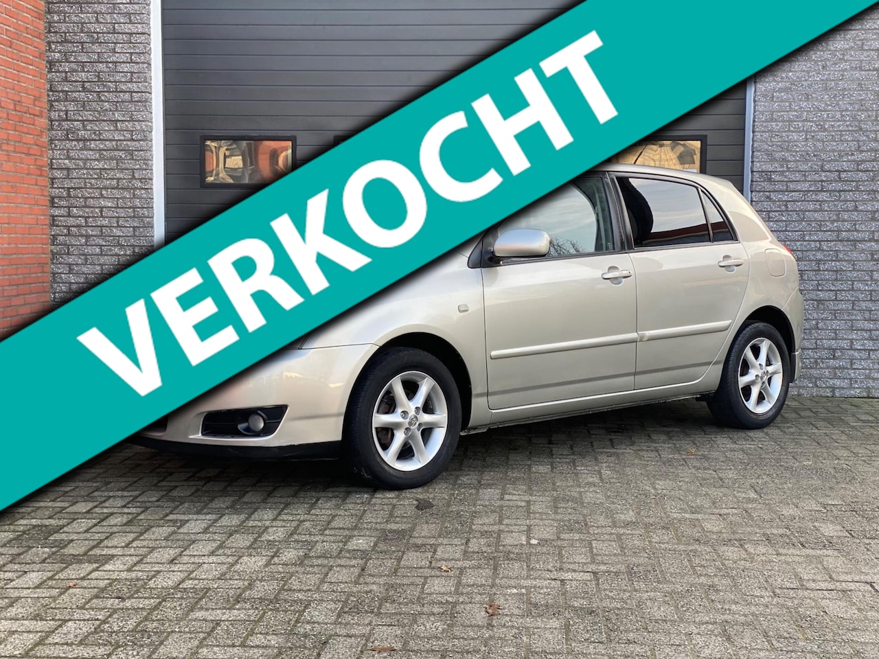 Toyota Corolla - 1.6 VVT-i Linea Sol AUTOMAAT/CRUISE/CLIMA/PDC - AutoWereld.nl