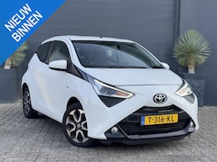 Toyota Aygo - 1.0 VVT-i x-play CAM NAV CARPLAY TEAM D