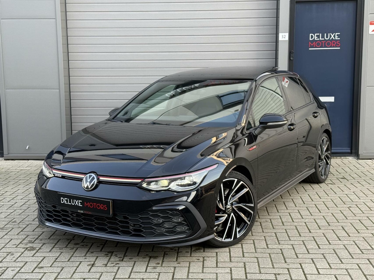 Volkswagen Golf - 2.0 TSI GTI Leder/Pano/Camera/IQ - AutoWereld.nl