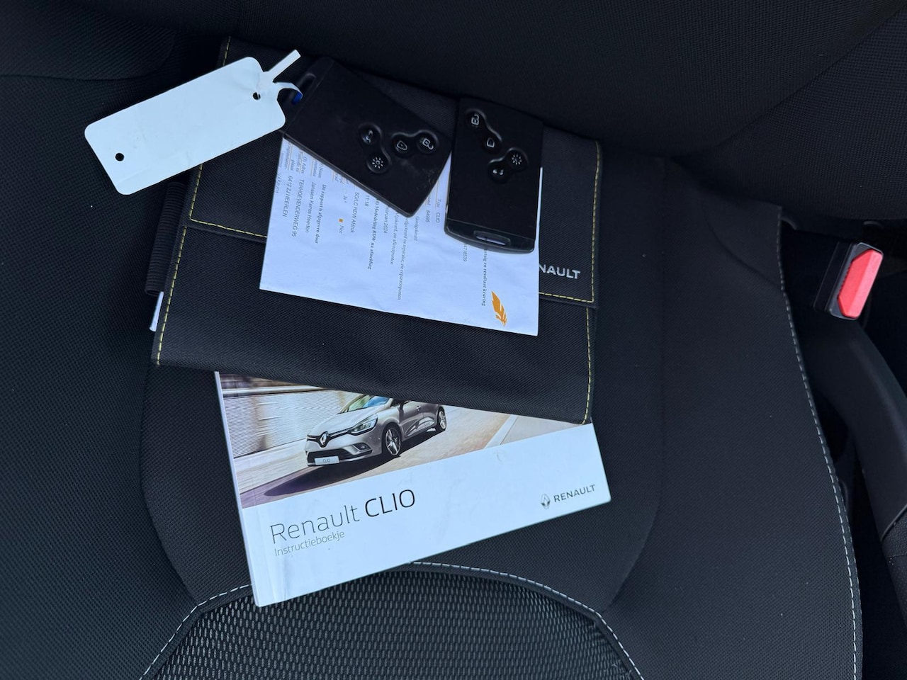 Renault Clio Estate - 0.9 TCe Zen/Navi carplay/blueoo/Airco/cruise/1 eigenaar - AutoWereld.nl