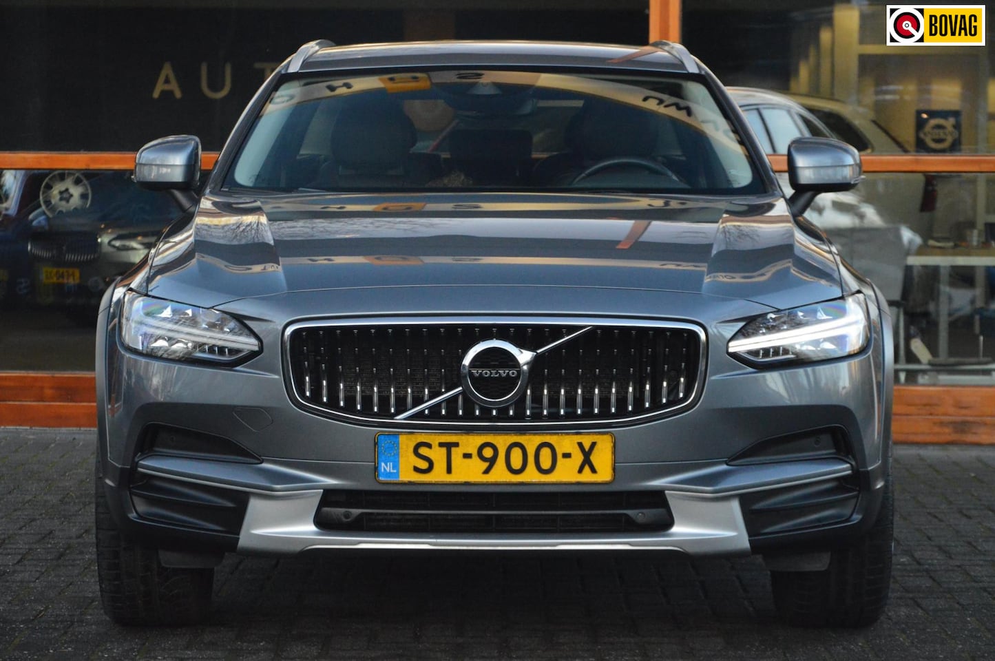 Volvo V90 Cross Country - T5 AWD | Trekhaak 2400 | Apple CarPlay | Stoel verwarming | Pilot-assist | Camera | Keyles - AutoWereld.nl