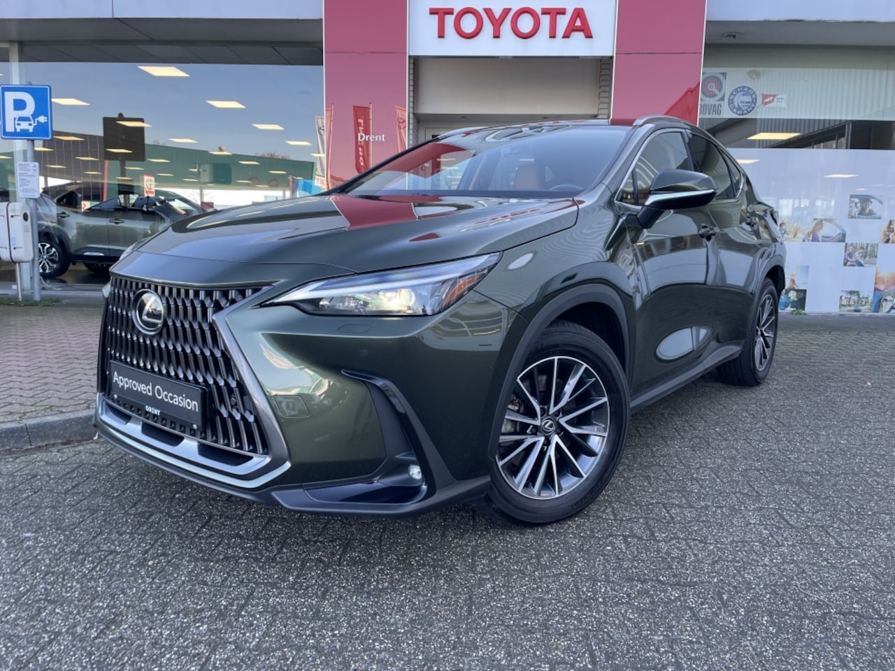 Lexus NX - 450h+ AWD Lux. Line - AutoWereld.nl