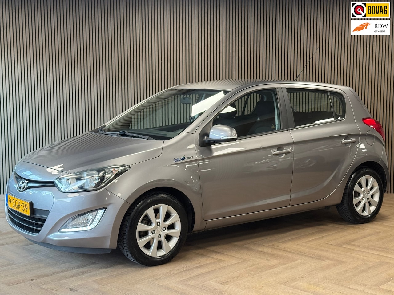 Hyundai i20 - 1.2i i-Deal AIRCO USB AUX NAVIGATIE BLUETOOTH - AutoWereld.nl