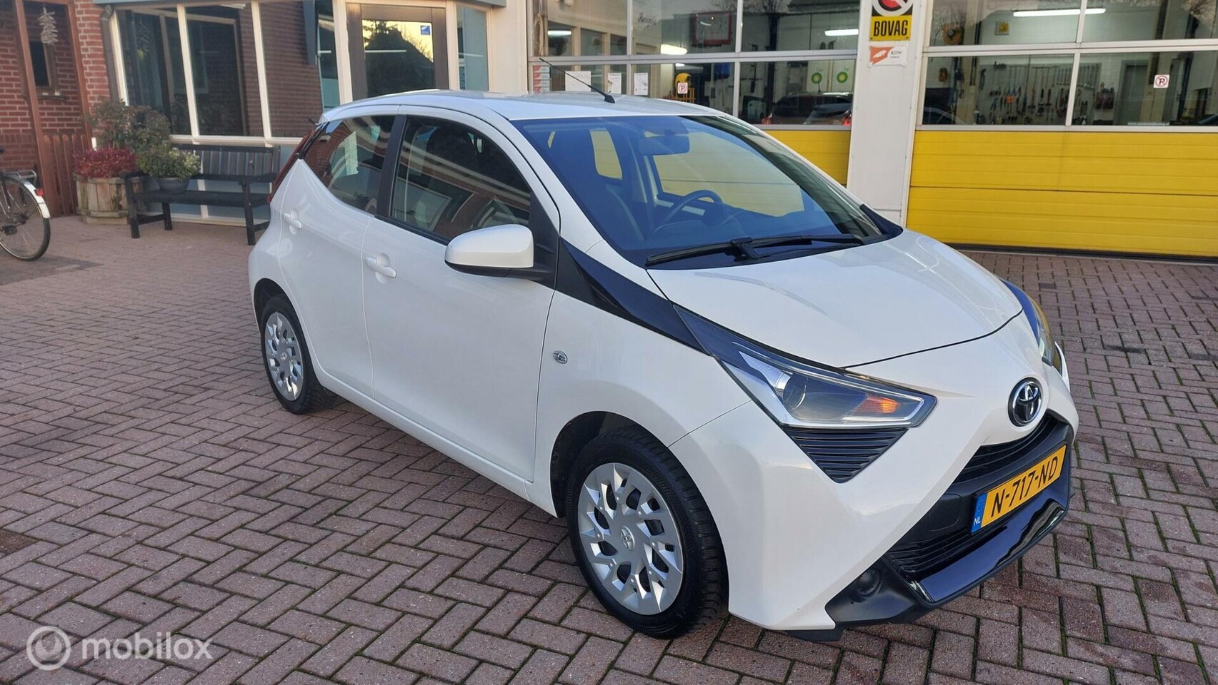 Toyota Aygo - 1.0 VVT-i x-play 1.0 VVT-i X Play - AutoWereld.nl