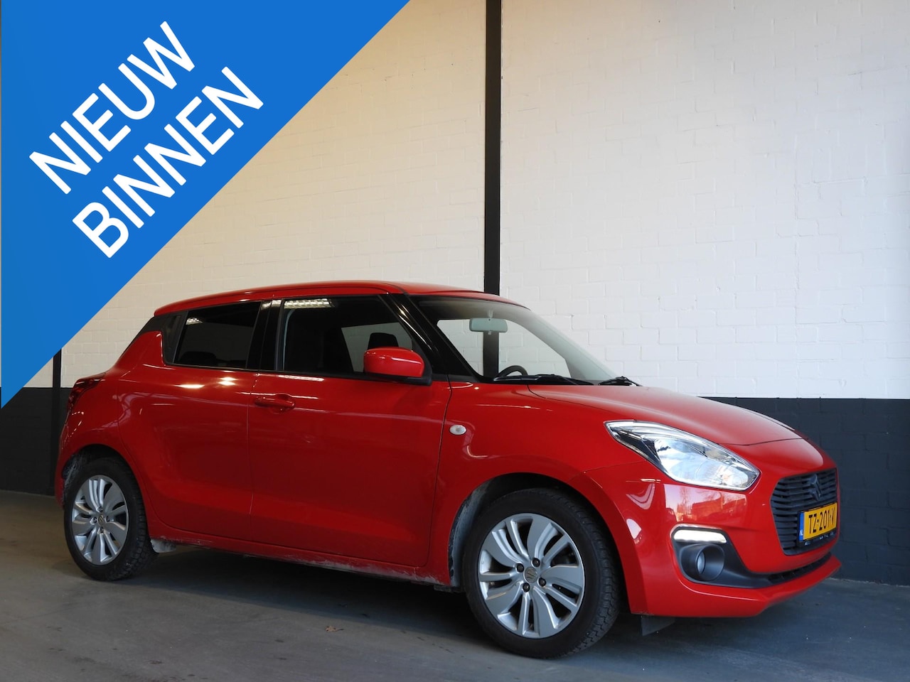 Suzuki Swift - 1.2i Select NAVI/CAMERA/AIRCO/16"LMV! - AutoWereld.nl