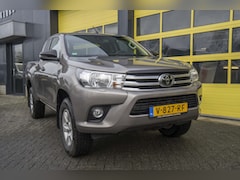 Toyota HiLux - 2.4 D-4D-F Xtra Cab Professional Navi