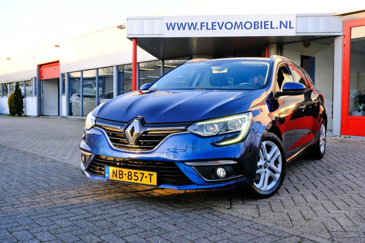 Renault Mégane Estate - 1.5 dCi Eco2 Zen Navi|Clima|LMV|DAB - AutoWereld.nl