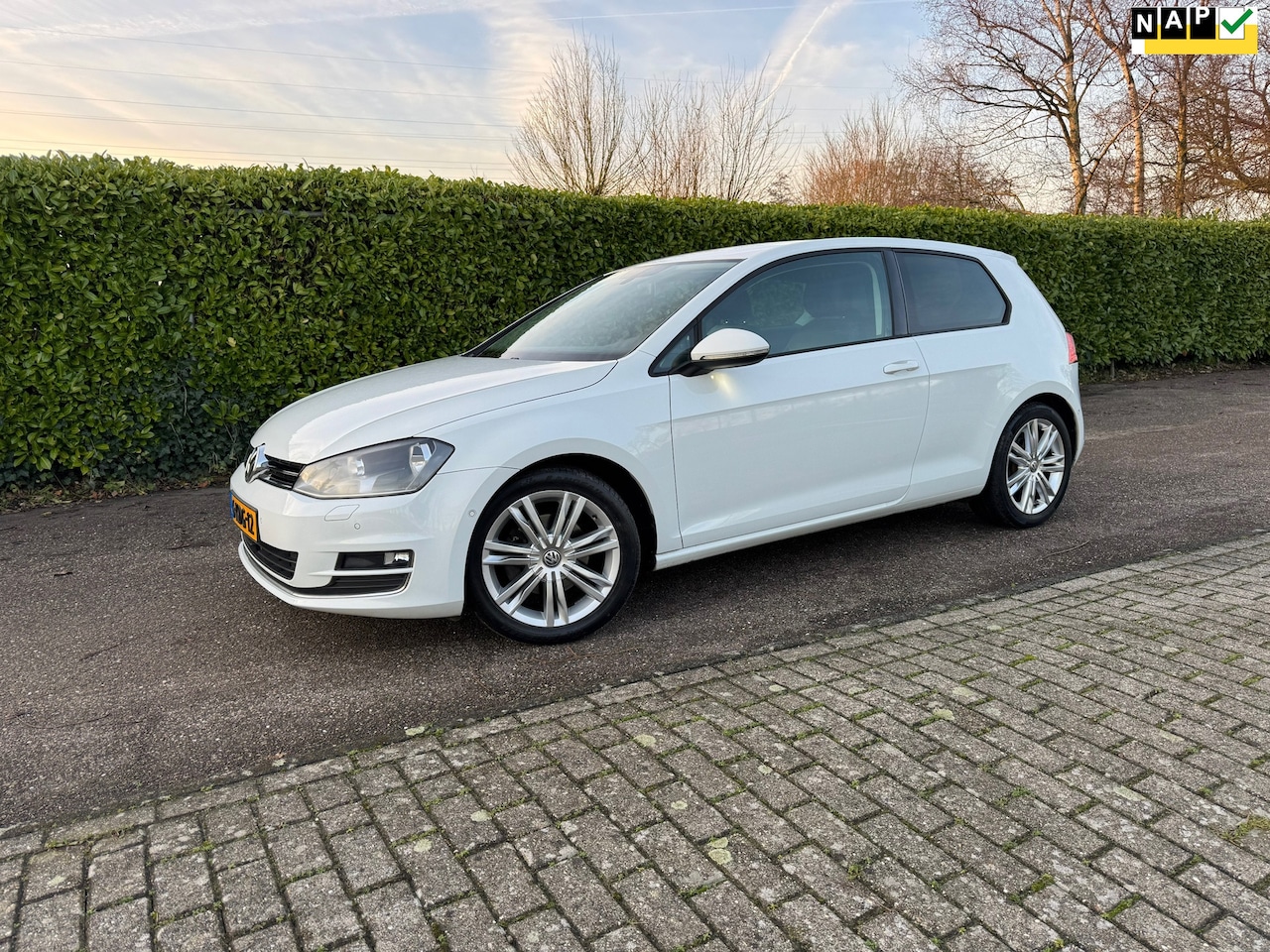 Volkswagen Golf - 1.4 TSI Highline | Automaat | Navi | Leer - AutoWereld.nl