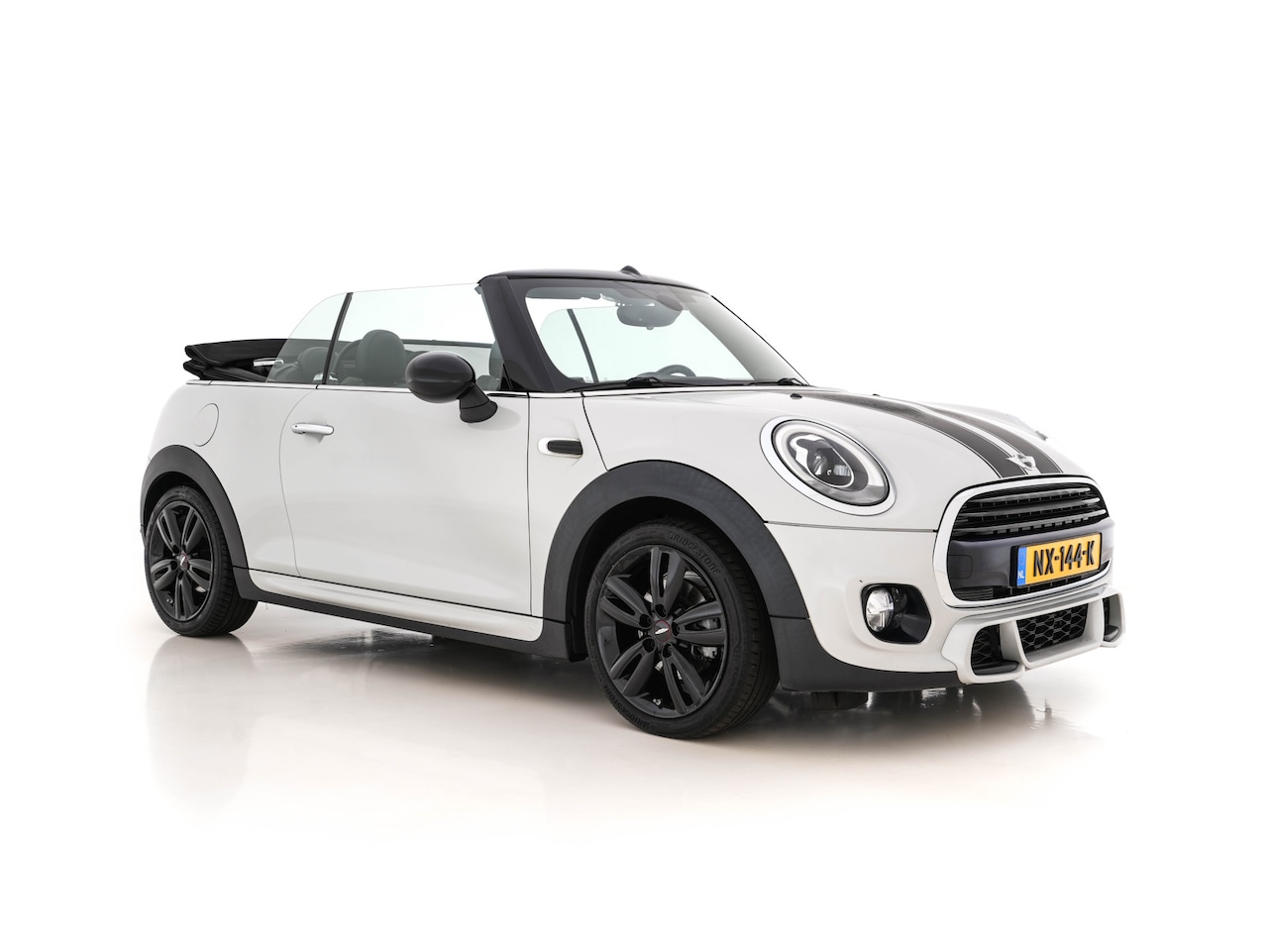 MINI Cabrio - Mini 1.5 Cooper Chili Serious Business *HARMAN/KARDON | 1/2LEATHER-MICROFIBRE | FULL-LED | - AutoWereld.nl