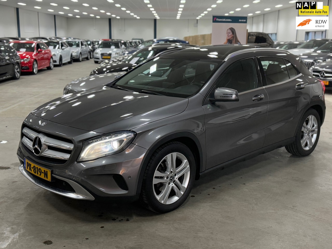 Mercedes-Benz GLA-Klasse - 180 Ambition l Pano l Navi l Cruise l Volledig onderhouden l Xenon l - AutoWereld.nl