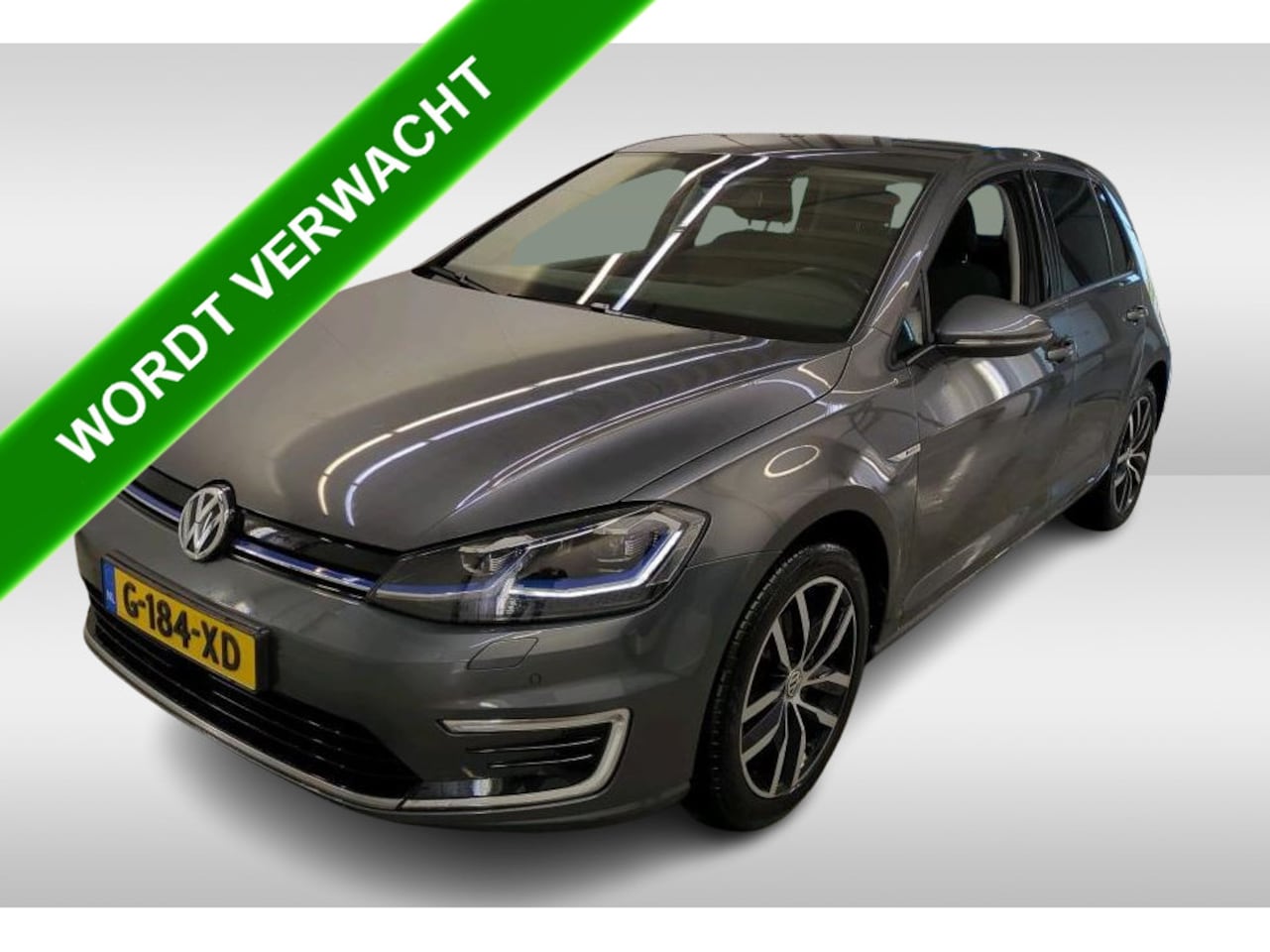 Volkswagen e-Golf - 100kw / 35.8kWH 100%EV. Navigatie / Stoelverwarming / Bestuurders-pakket / Light Assist / - AutoWereld.nl