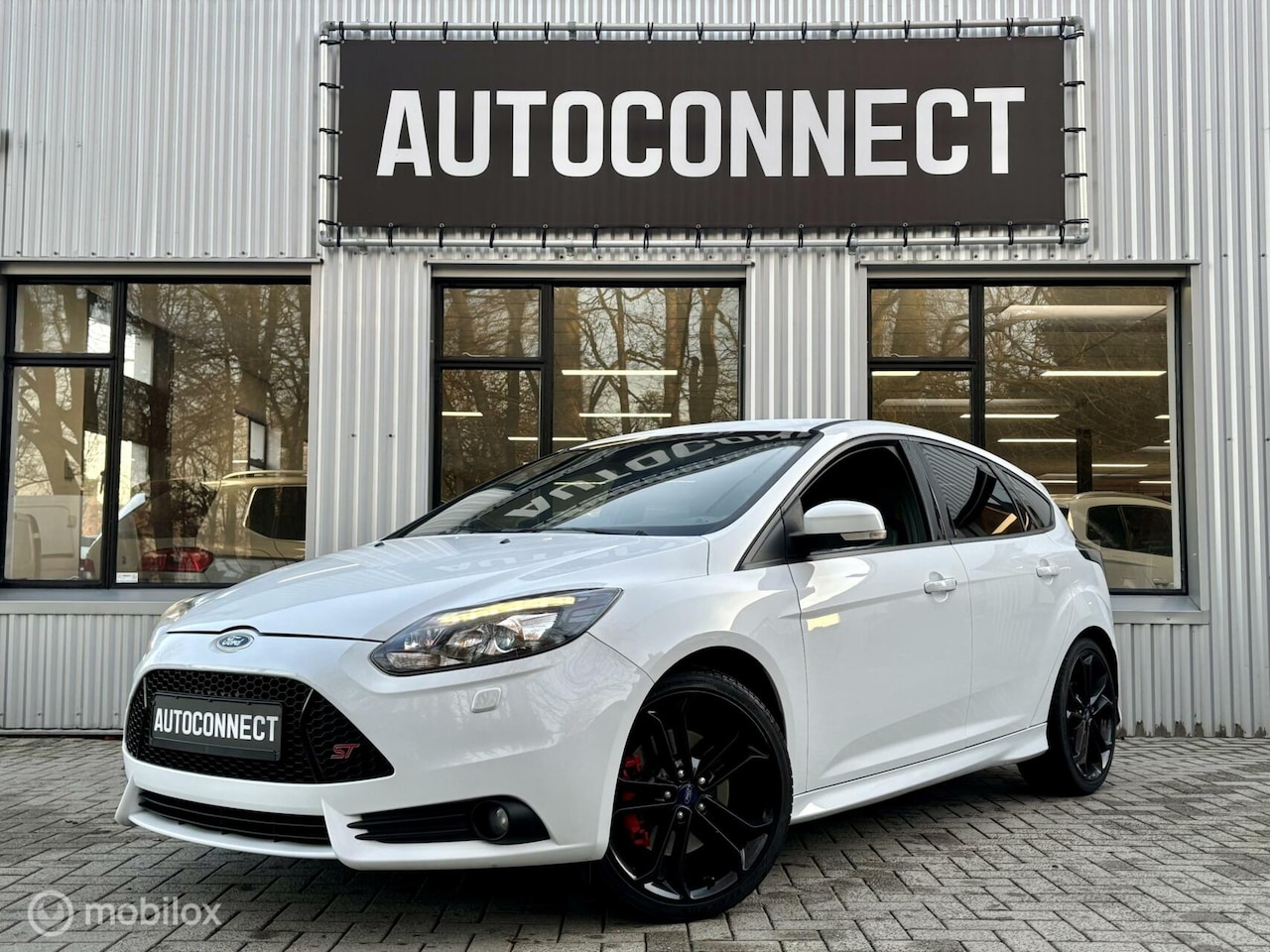 Ford Focus - 2.0 EcoBoost ST. NAVI, LEDER, STOELVERWARMING. - AutoWereld.nl