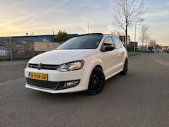 Volkswagen Polo - 1.2 TSI R-Line Edition Pano/Stoelverwarming