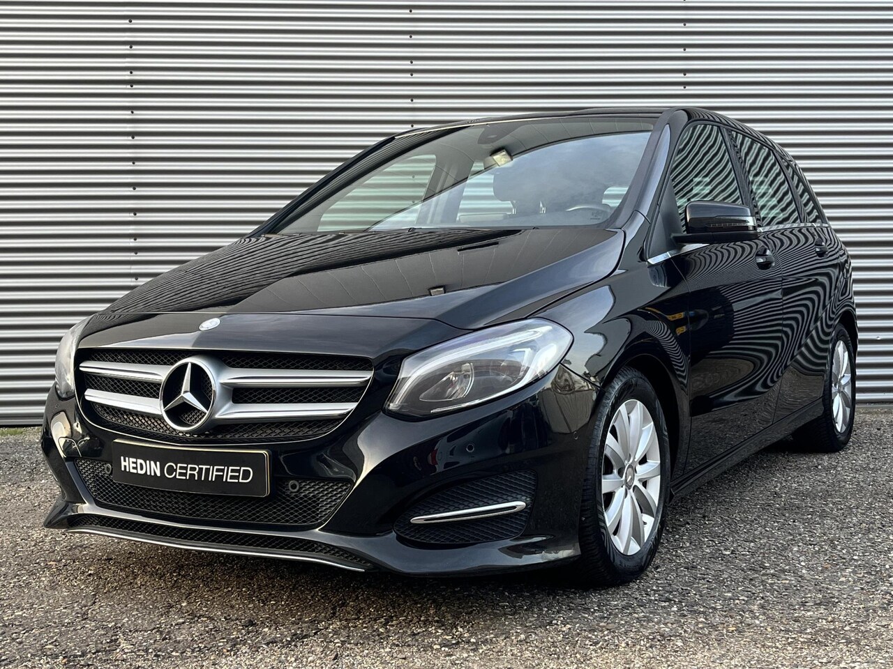 Mercedes-Benz B-klasse - 180 Lease Edition Ambition Navigatie / Parkeersensors voor en achter / Bluetooth / Aircond - AutoWereld.nl