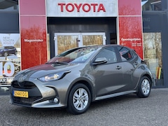 Toyota Yaris - 1.5 Hybrid 115 NL-AUTO APPLE/ ANDROID LICHTMETAAL CLIMA CAMERA DAB+ AKOESTISCHE VOORRUIT