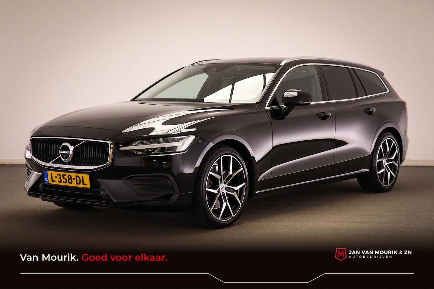 Volvo V60 - 2.0 T5 | LEDER | TREKHAAK | 360 CAMERA | 19" - AutoWereld.nl