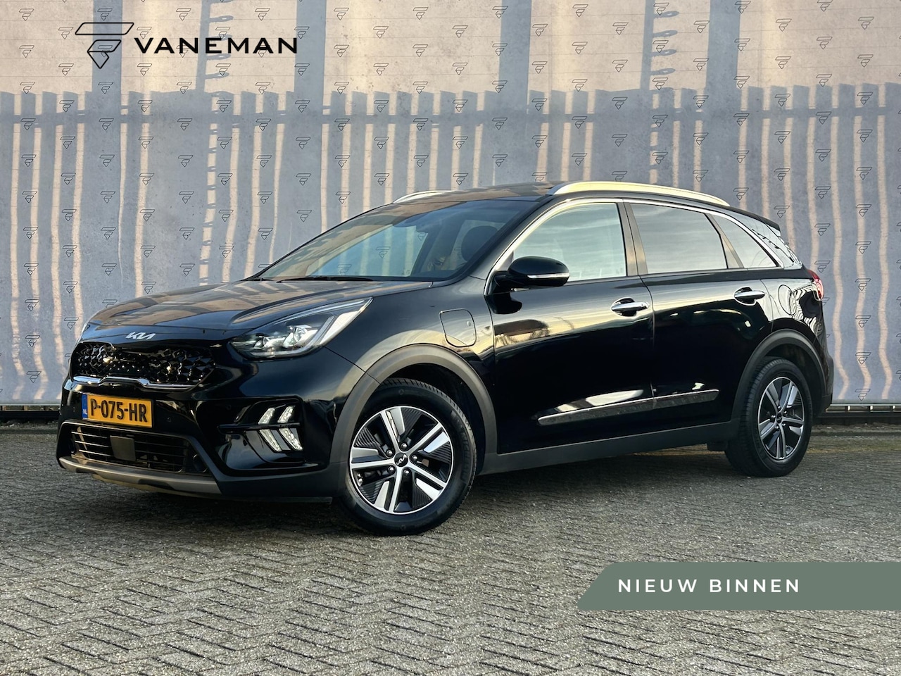 Kia Niro - 1.6 GDi PHEV ExecutiveLine Automaat | Navi | Sensoren | Cruise | Camera | Stoelverwarming - AutoWereld.nl