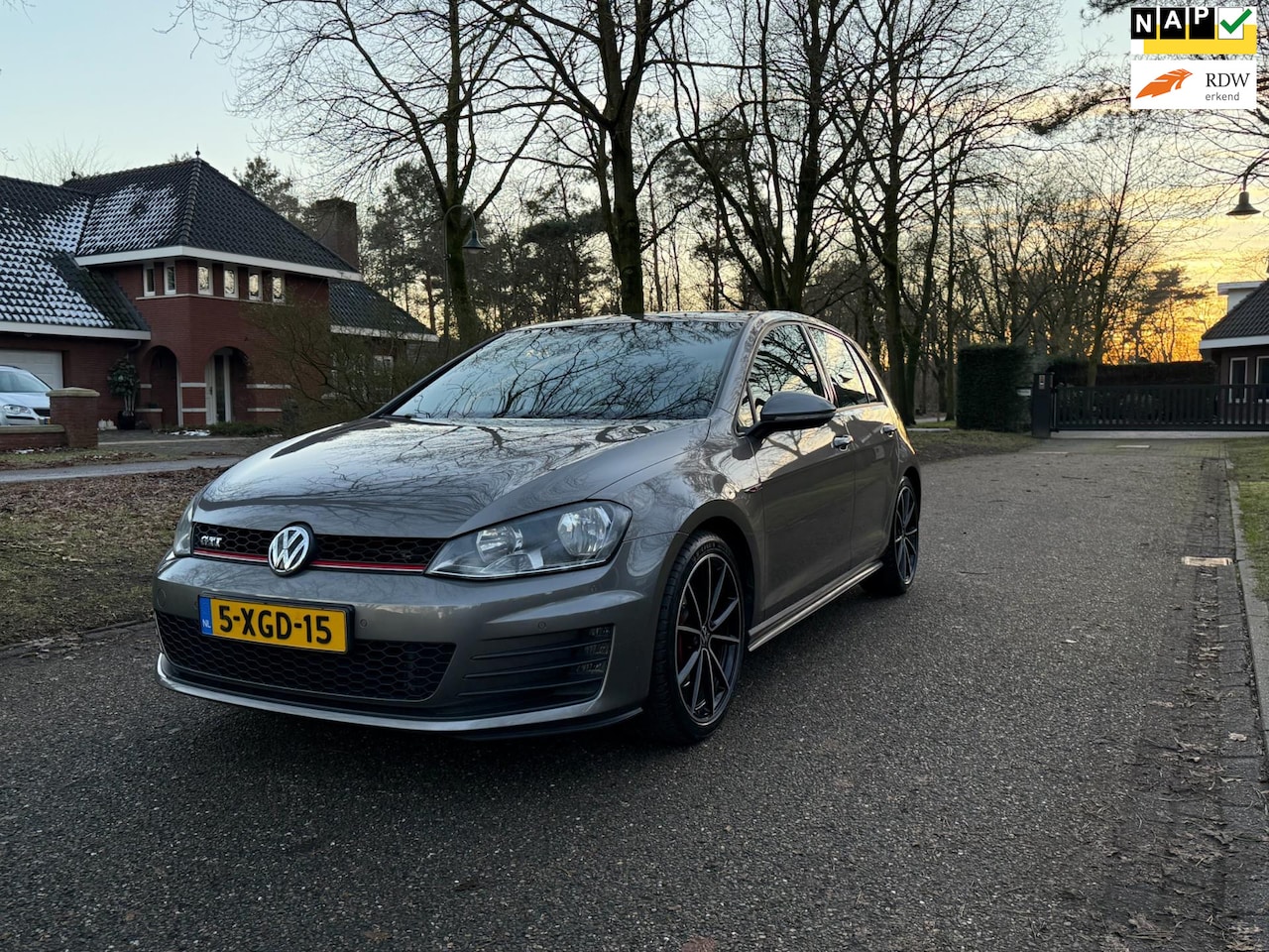 Volkswagen Golf - 2.0 TSI GTI 220PK Org NL Navi Camera 18 Inch Zeer Mooi - AutoWereld.nl