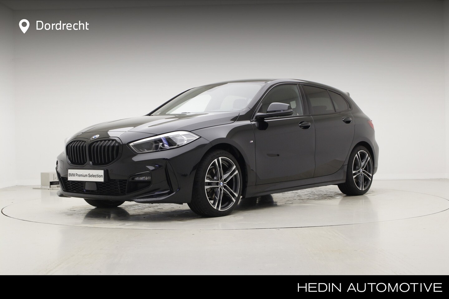 BMW 1-serie - 118i M-Sport | 18" | Comfort Pack | Stoelverwarming - AutoWereld.nl