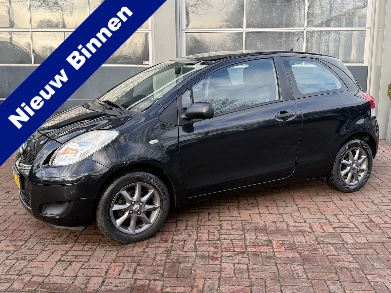 Toyota Yaris - 1.0 VVTi Acces Airco Bj 2010 km 122.000 NAP 2e eigen Isofix, Stuurbekrachtiging - AutoWereld.nl