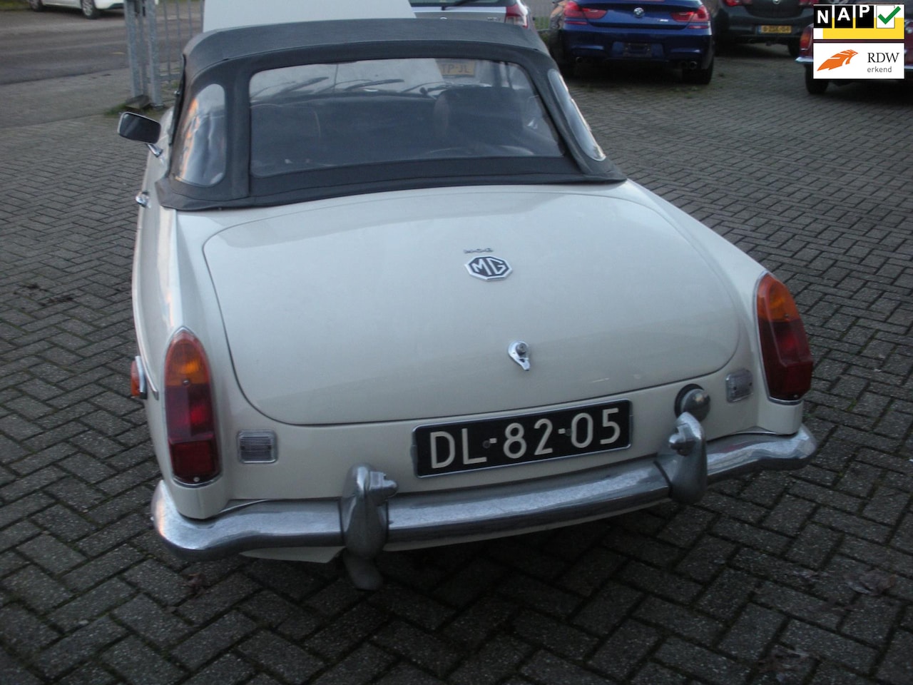 MG B type - 1.8 Roadster 1.8 Roadster - AutoWereld.nl