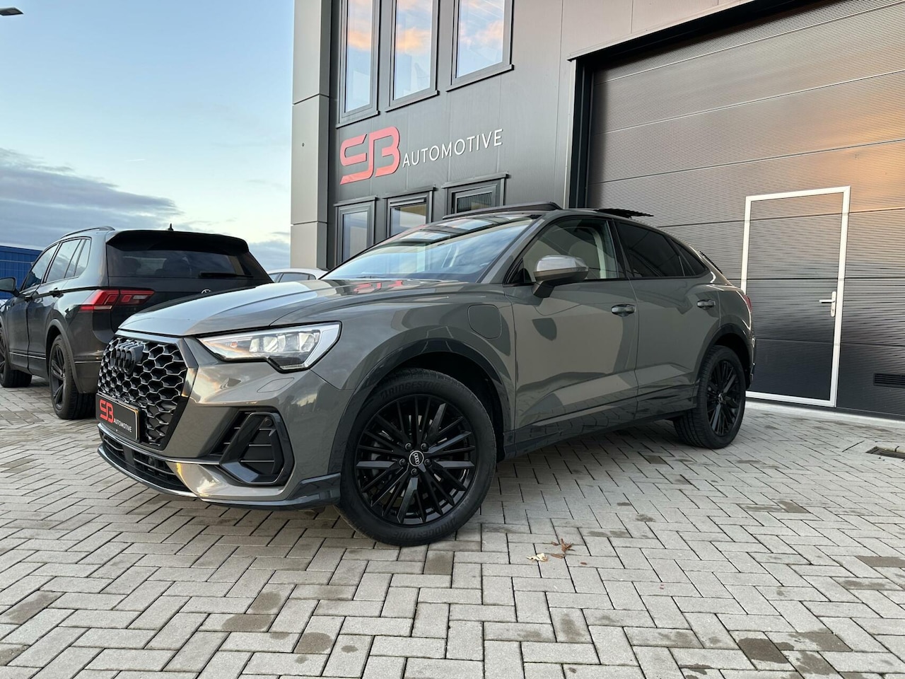 Audi Q3 - 45 TFSI e S Line edition 245pk PANO FULL OPTION! - AutoWereld.nl