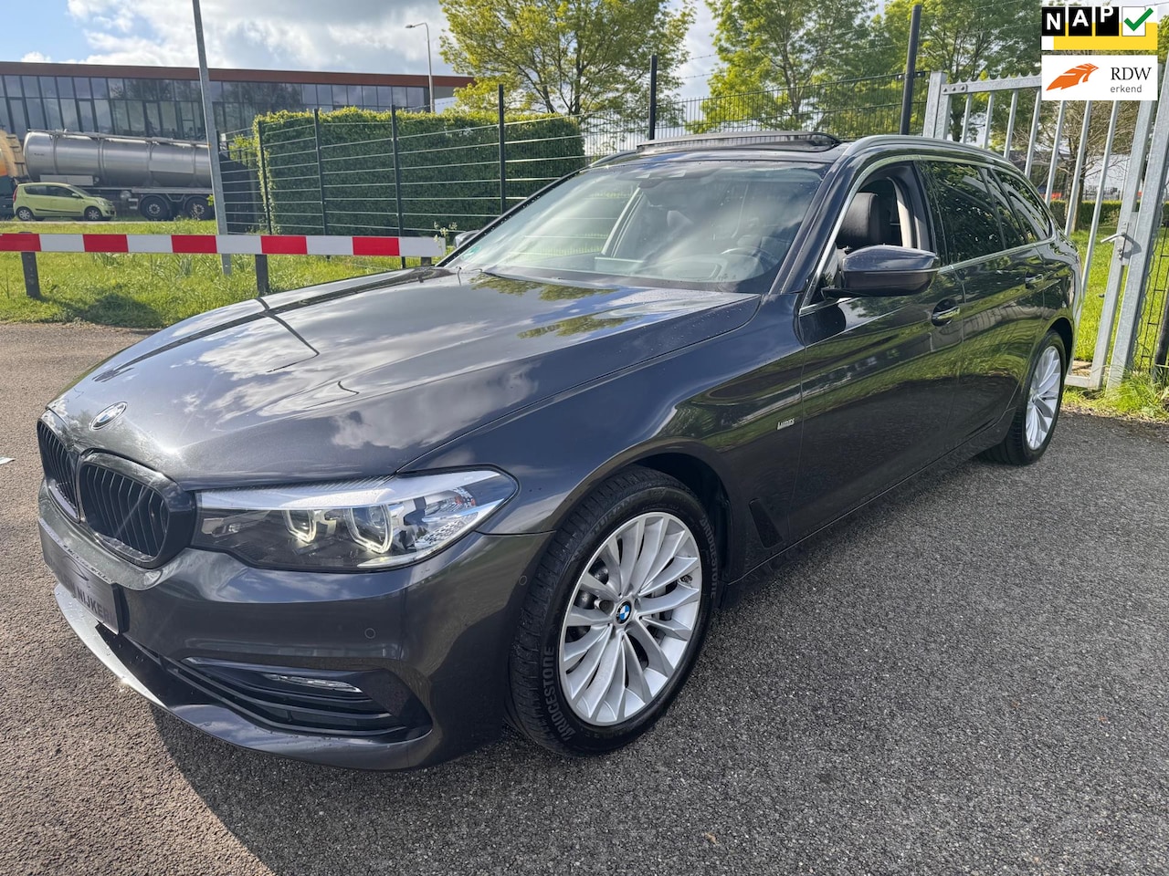 BMW 5-serie Touring - 530i High Exe Panodak HuD 1ste eig Luxury Line - AutoWereld.nl