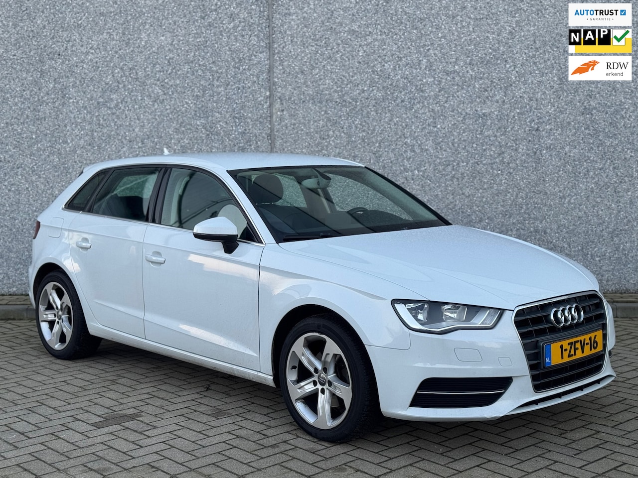 Audi A3 Sportback - 1.6 TDI Ambiente Pro Line-AUTOMAAT-D.RiemVervangen-NAP - AutoWereld.nl