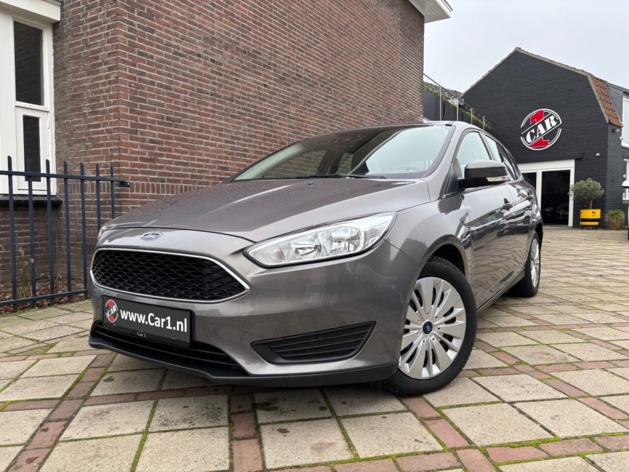 Ford Focus - 1.0 Trend FACELIFT AIRCO PDC STOELVERW TREKHAAK - AutoWereld.nl