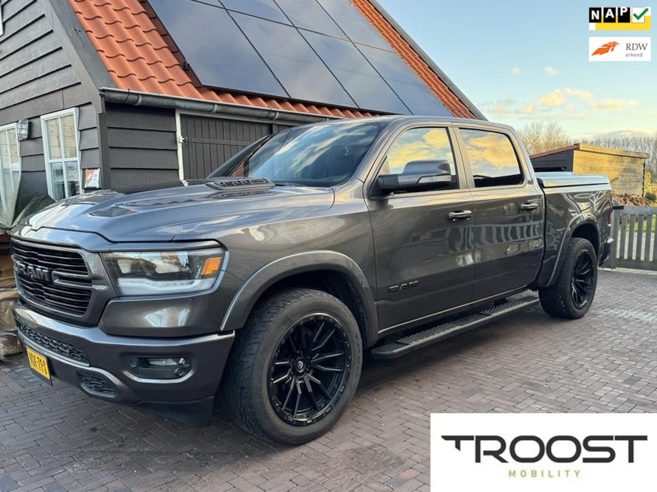 Dodge Ram 1500 - 5.7 V8 4x4 Crew Cab Sport|NAP|360gr Camera|Apple Carplay|Pano dak|ACC|Harman Kardon audio| - AutoWereld.nl