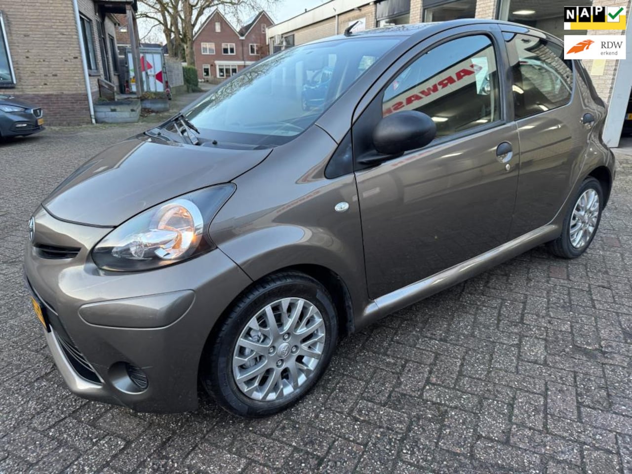 Toyota Aygo - 1.0 VVT-i Comfort AIRCO ORG 57601 KM NAP O.H BOEKJES LM VELGEN ELEKTRISCHE RAMEN - AutoWereld.nl