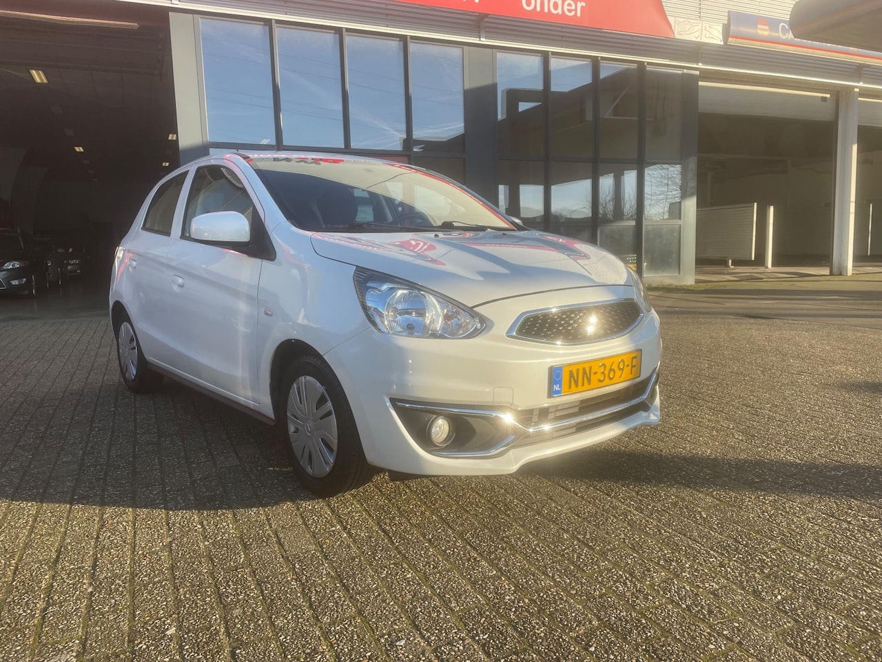 Mitsubishi Space Star - 1.0 Cool+ metalic wit zeer mooie auto - AutoWereld.nl