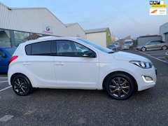 Hyundai i20 - 1.2i i-Vision AIRCO | CRUISE CONTROL | 32.000km | NAP | APK |