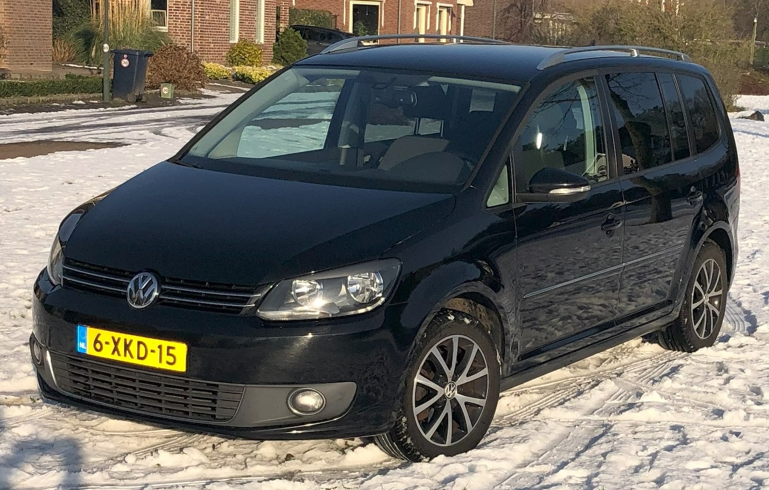 Volkswagen Touran - 1.4 TSI Highline Clima - cruisectrl - stoelverw - standkachel - navi - pdc - AutoWereld.nl