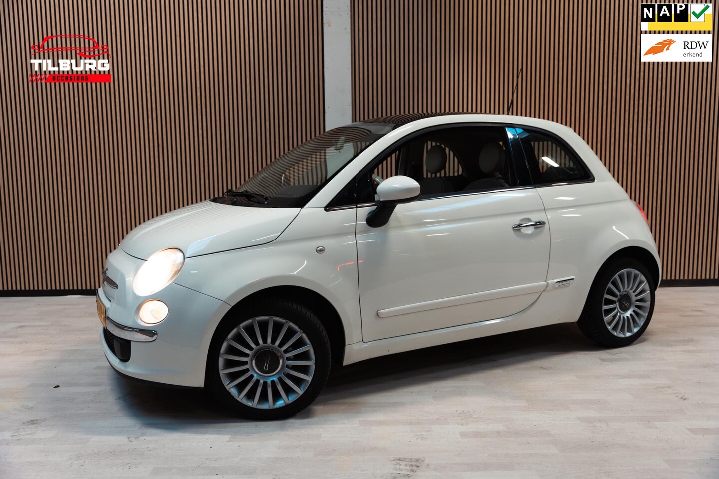 Fiat 500 - 1.2 Lounge nette staat |Airco |Elektrische pakket | NAP | - AutoWereld.nl