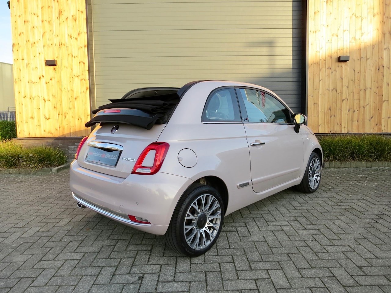 Fiat 500 C - 1.0 Hybrid Star *Powder pink *Big nav *Cruise con - AutoWereld.nl