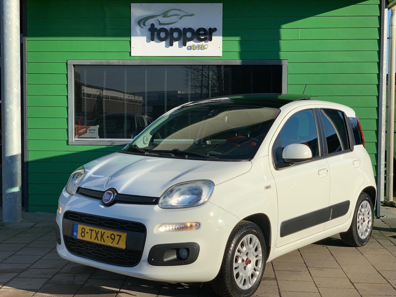 Fiat Panda - 0.9 TwinAir Lounge / Automaat / PanoramaDak / - AutoWereld.nl