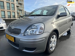 Toyota Yaris - 1.3 VVT-i Sol UNIEK 32000KM NAP AUT Airco Dealer OH Als Nieuw met Nieuwe banden