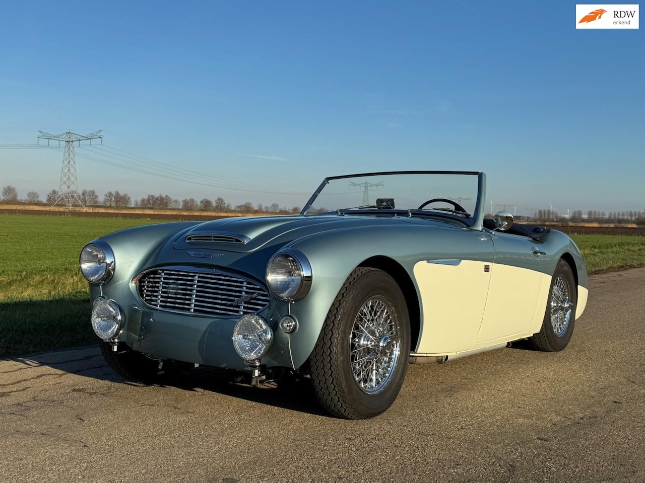 Austin Healey - 3000 MKI Iceblue on White met overdrive - AutoWereld.nl