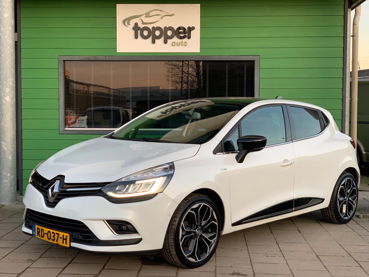 Renault Clio - 0.9 TCe Bose / PanoDak / Navi / Camera / Led / - AutoWereld.nl