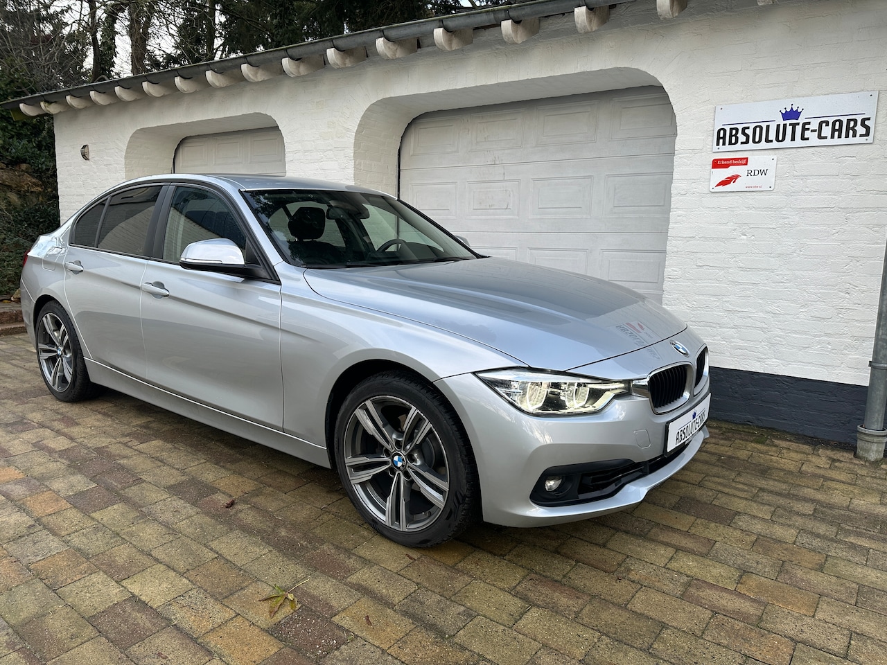 BMW 3-serie - 318i Executive | Steptronic | NAP | Cruise Control | Nav - AutoWereld.nl