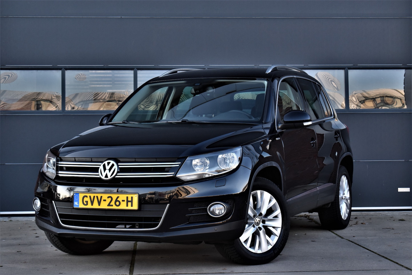 Volkswagen Tiguan - 2.0 TSI Dsg Sport&Style 4Motion Camera - Stoelverw. - Clima - Cruise - Pdc - AutoWereld.nl