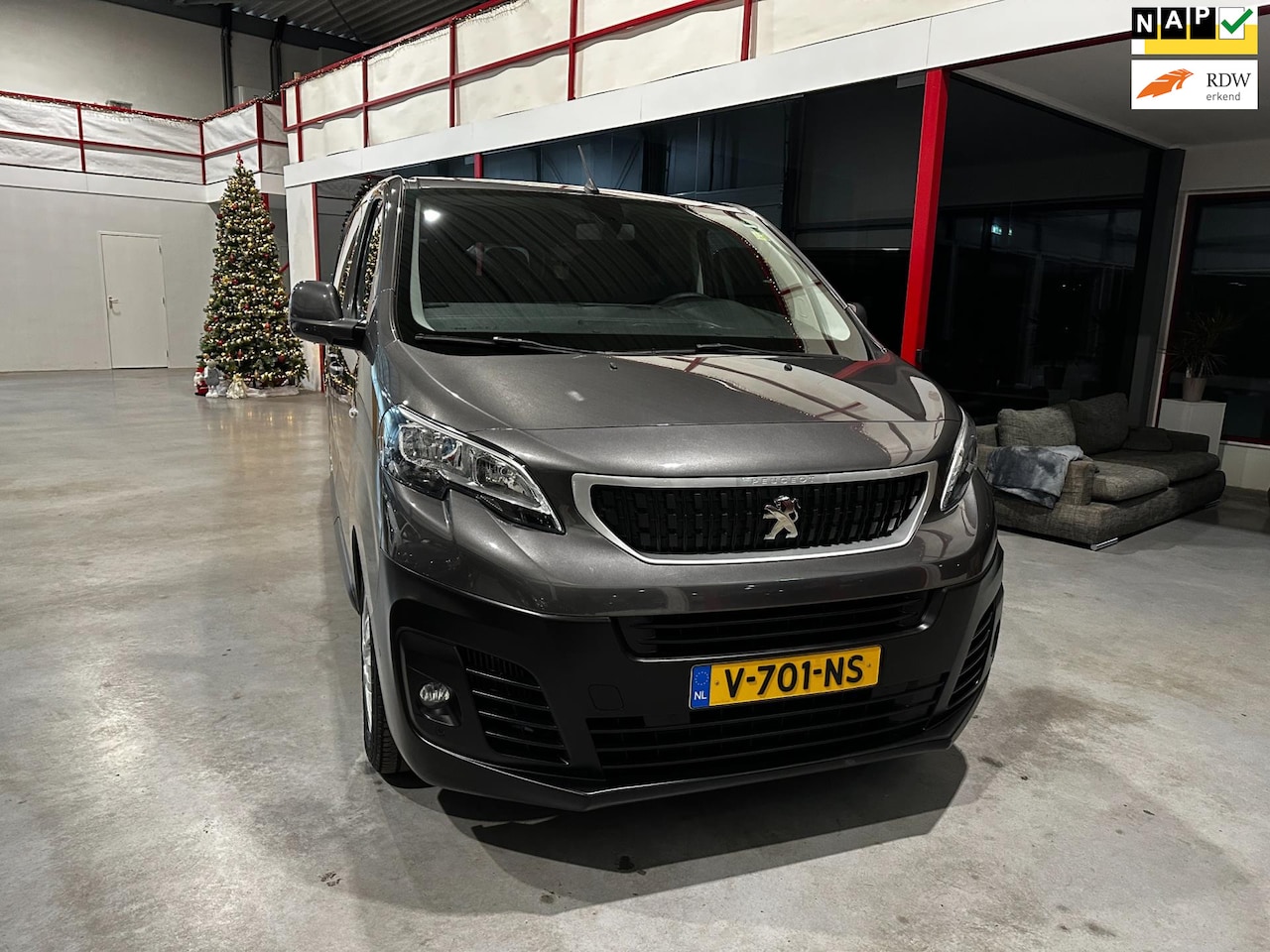 Peugeot Expert - 231L 2.0 BlueHDI 120 DC Premium / Dubbel Cabine / Camera / Trekhaak / Cruise / Airco / Twe - AutoWereld.nl