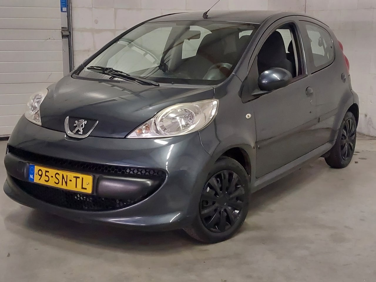 Peugeot 107 - 1.0-12V XS 5-Deurs 2006 Airco NW APK - AutoWereld.nl