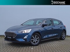 Ford Focus - 1.0 EcoBoost Titanium Business Trekhaak / Navigatie / Parkeersensoren + Camera