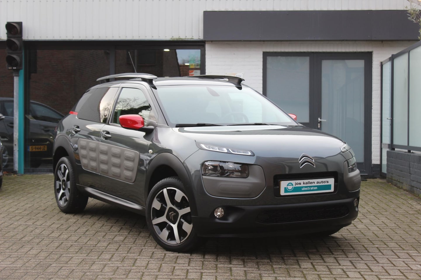 Citroën C4 Cactus - 1.2 PureTech Shine NAVI/CLIMA/CRUISE/NL AUTO/TOPSTAAT - AutoWereld.nl