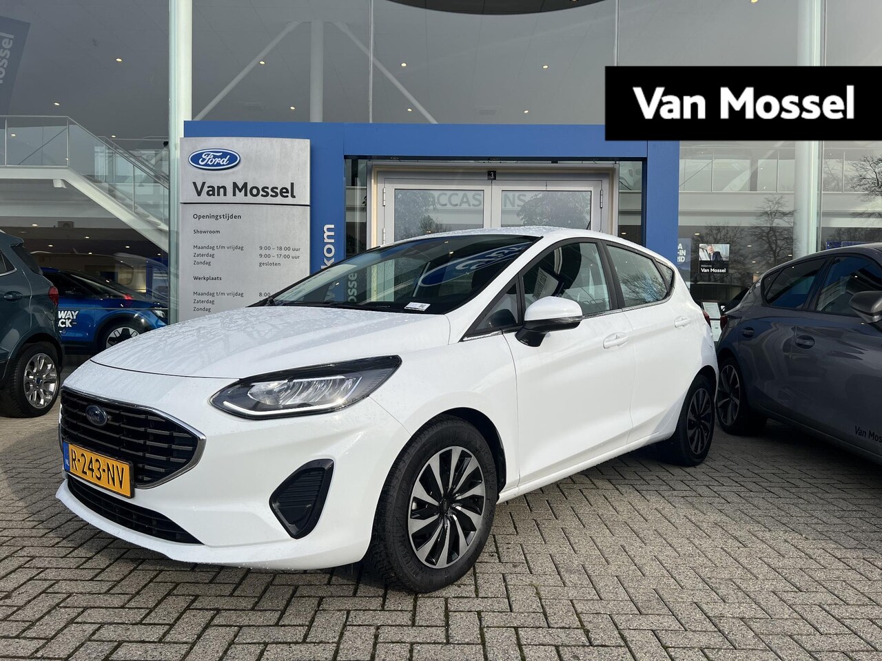 Ford Fiesta - 1.0 EcoBoost Hybrid Titanium | Automaat | Navigatie | Parkeersensoren - AutoWereld.nl