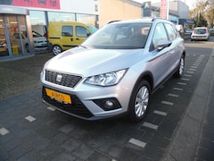 Seat Arona - 1.0 TSI Style Business Intense 5 deurs, airco, trekhaak, apple carplay, navigatie, pdc, cr