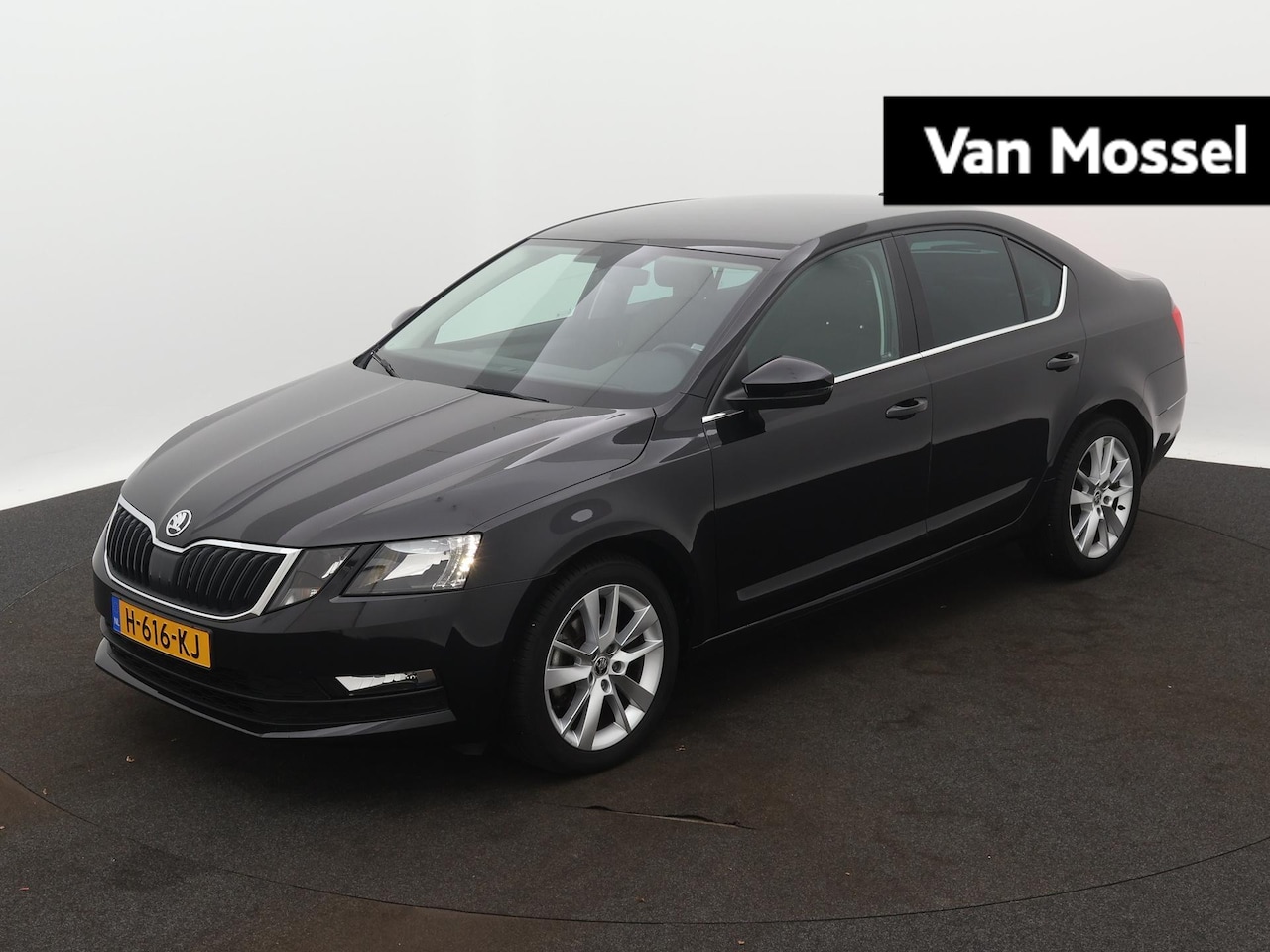 Skoda Octavia - 1.0 TSI Greentech Business Edition | STOELVERWARMING | CLIMATE CONTROL | PARKEERSENSOREN | - AutoWereld.nl